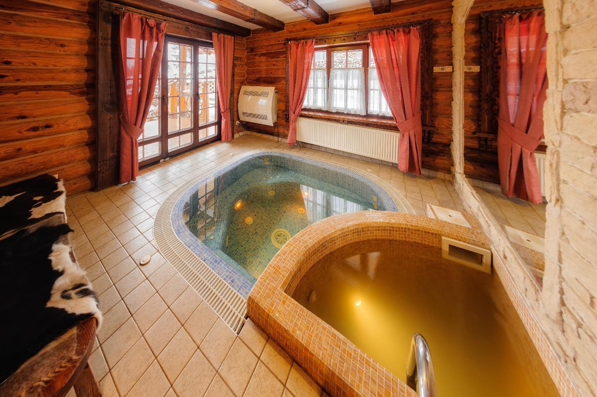 Korunka Hotel Tatariv Bagian luar foto