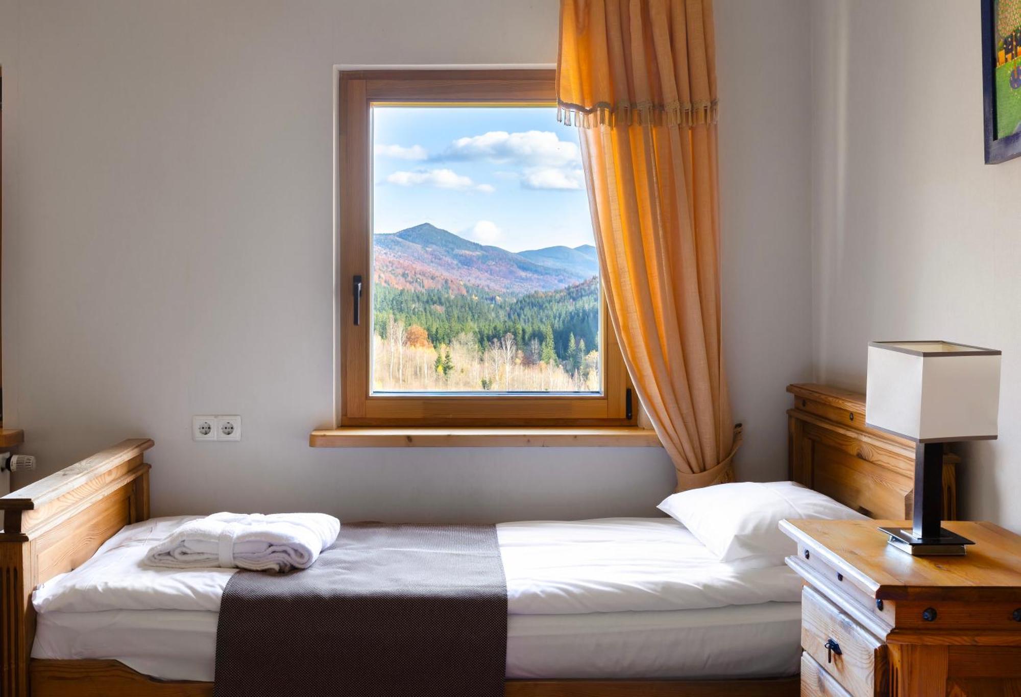 Korunka Hotel Tatariv Bagian luar foto