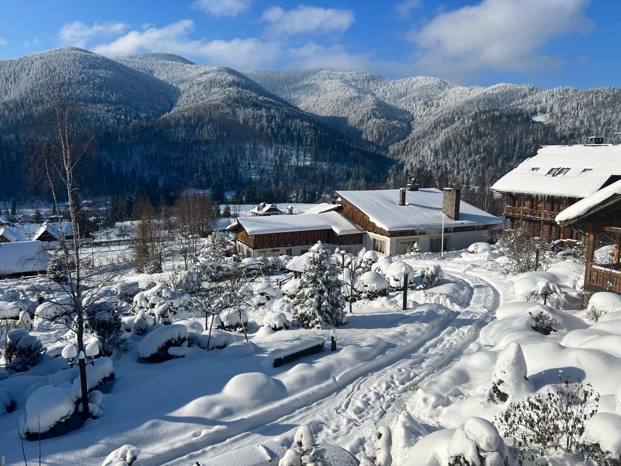 Korunka Hotel Tatariv Bagian luar foto